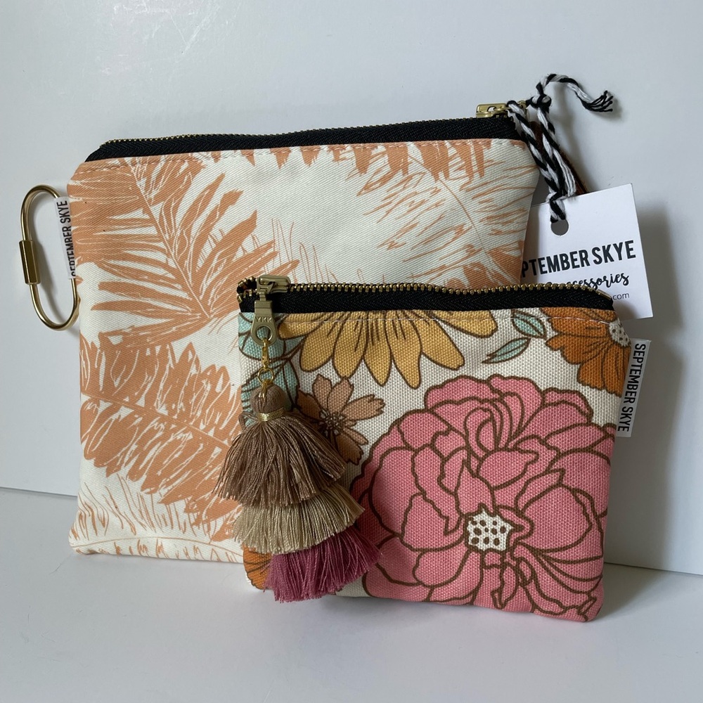 Rifle Co. Retro Flower Clutch with Bangle Wristlet & Wallet Set